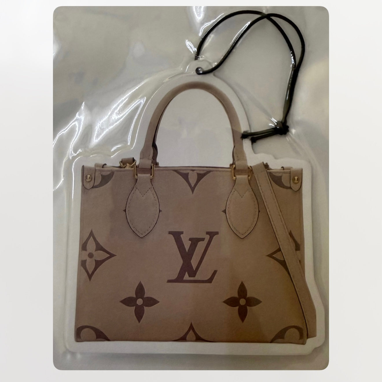 Luxury perfume car freshie